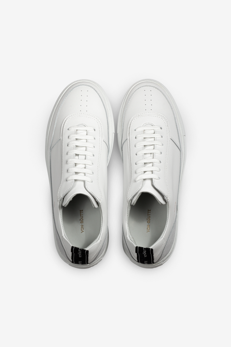 Low mondo plain 2025 nardo nubuck white